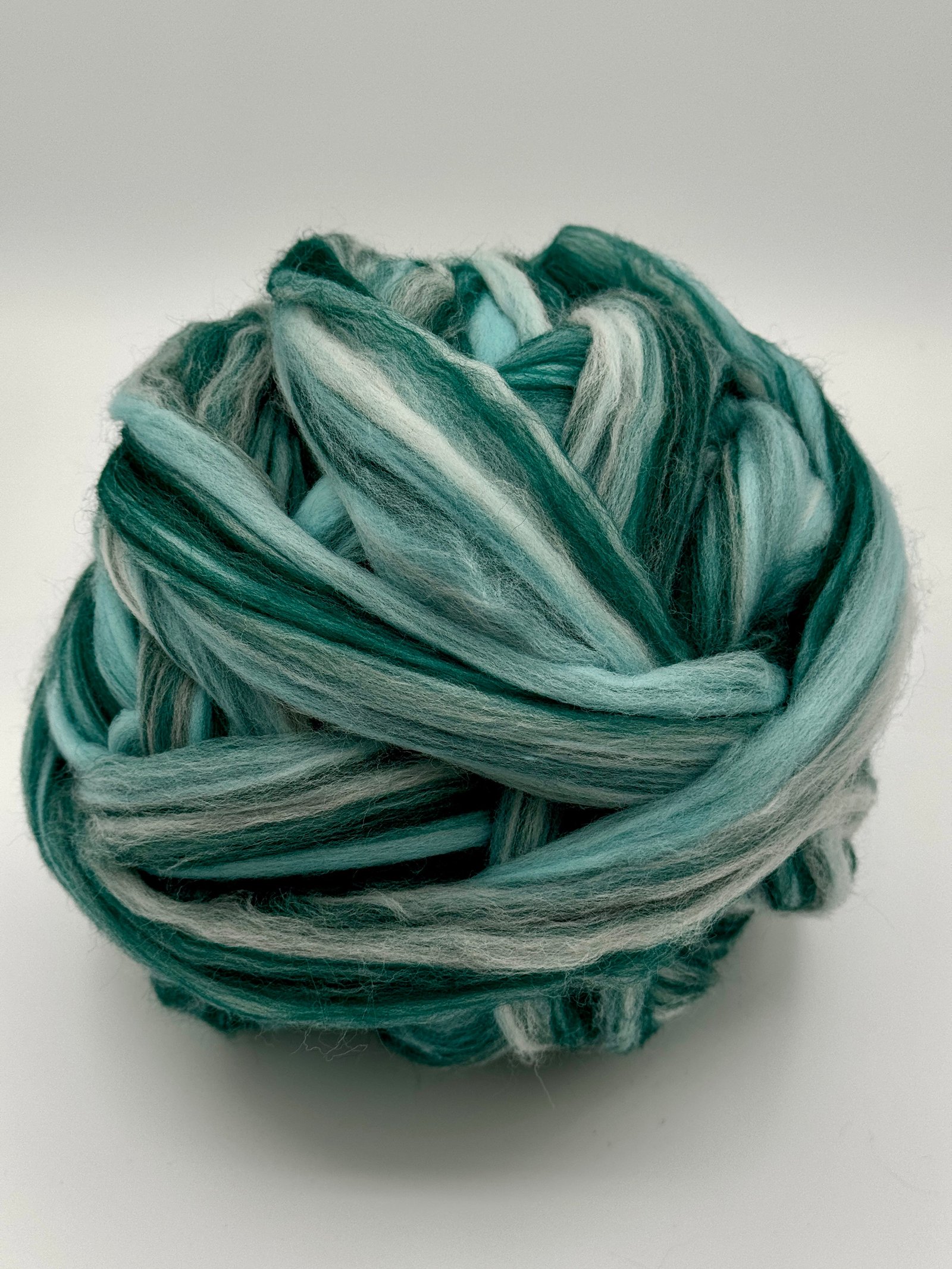 COLOR BLENDS MERINO WOOL ROVING A7 WETLAND