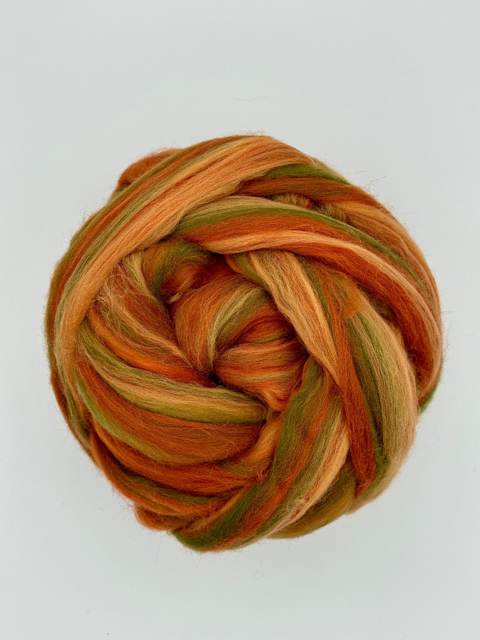 COLOR BLENDS MERINO WOOL ROVING A26 LAND